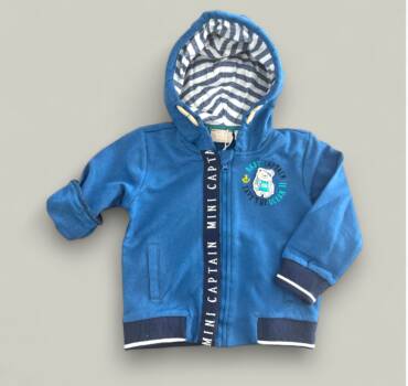Бебешки суитчър с качулка и принт CHICCO - снимка 1 - Суитчъри/жилетки за момче - Yomi.Kids