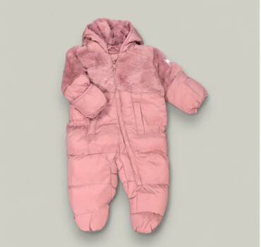 Бебешки космонавт DKNY JEANS в тъмно розово - снимка 1 - Якета за момиче - Yomi.Kids