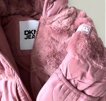 Бебешки космонавт DKNY JEANS в тъмно розово - снимка 3 - Якета за момиче - Yomi.Kids