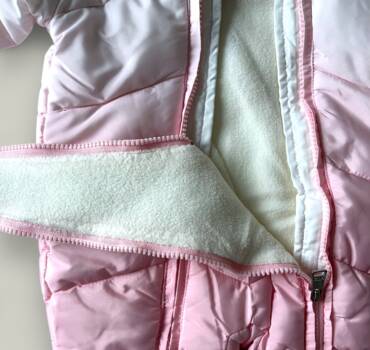 Бебешки космонавт DKNY JEANS в преливащи розови нюанси - снимка 4 - Якета за момиче - Yomi.Kids