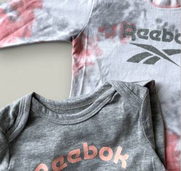 Бебешки комплект за момиче Reebok от 3 части - снимка 2 - Комплекти за момиче - Yomi.Kids