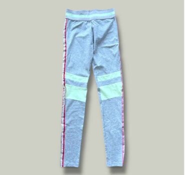 Детски спортен клин GUESS за момиче в сиво - снимка 1 - Тийн момиче - Yomi.Kids