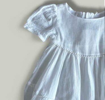 Рокля CHICCO в бяло от ефирна памучна материя - снимка 2 - Рокли и поли - Yomi.Kids