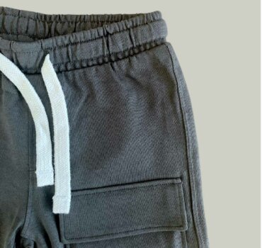 Къс панталон CHICCO Cargo в тъмно сиво - снимка 2 - Къси панталони за момче - Yomi.Kids