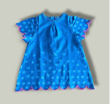 Бебешка дънкова рокля CHICCO от мека памучна материя - снимка 1 - Рокли и поли - Yomi.Kids