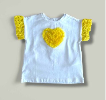 Бебешка тениска CHICCO Yellow Heart в бяло - снимка 1 - Тениски и потници - Yomi.Kids