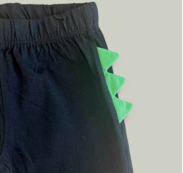 Къс панталон CHICCO Dino в черно - снимка 2 - Къси панталони за момче - Yomi.Kids