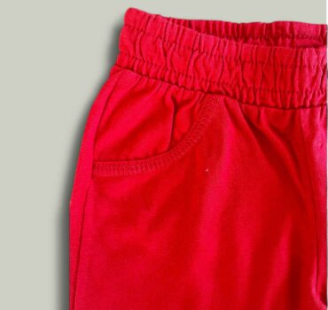 Къс панталон CHICCO в червено - снимка 2 - Къси панталони за момче - Yomi.Kids